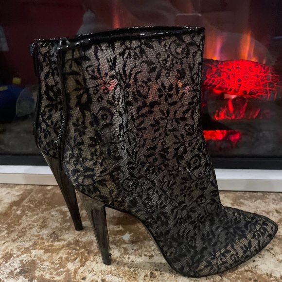 Bottega VenetaBlack Nero Lace Ankle Boots